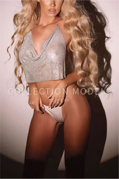 VIP escorts Las Vegas model Mia